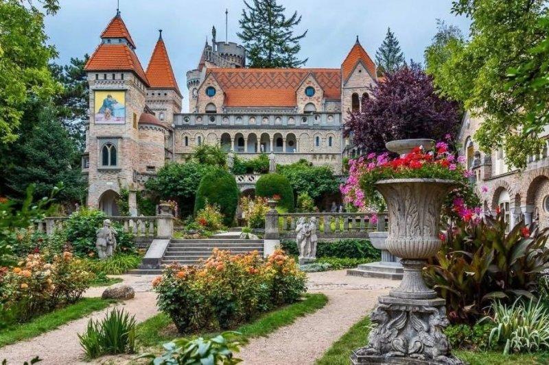 Hrad vrúcnej lásky Bory-vár a kráľovský Stoličný Belehrad