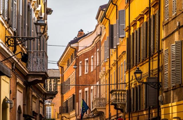 Gurmánsky taliansky raj a svet Ferrari, Bologna, Parma a Modena LETECKY