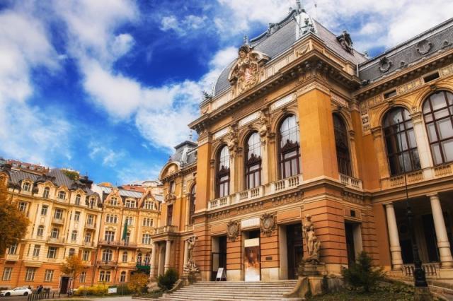 Adventné Karlove Vary, vianočný dom, Becherovka, skláreň a záhadný zámok