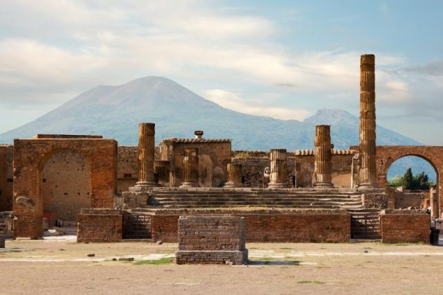 Termálny ostrov Ischia, nádherné Capri, Neapol, sopka Vezuv a Pompeje