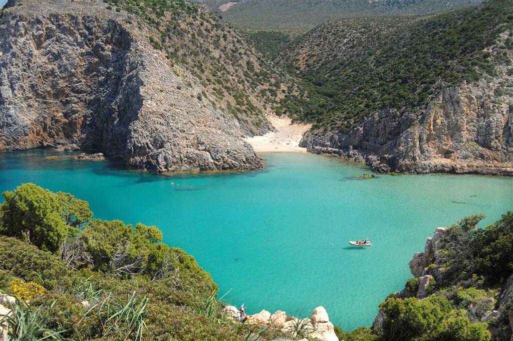 Spiaggia di Cala Domestica.jpg