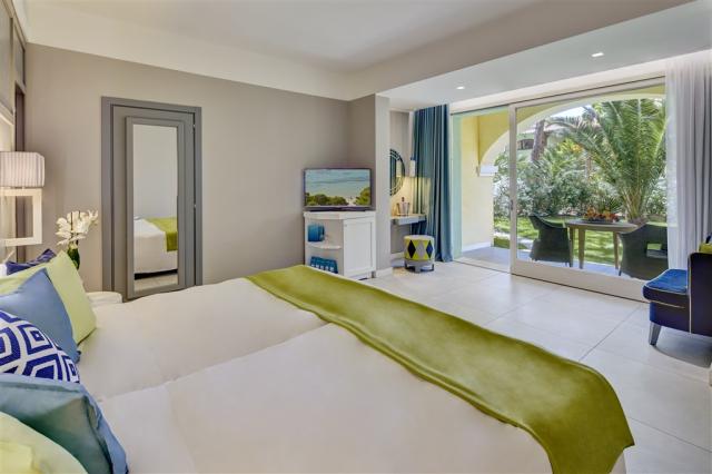 FVR_Hotel_Pineta_superior terrace room.jpg