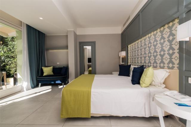 FVR Pineta_Deluxe Family Room1.jpg