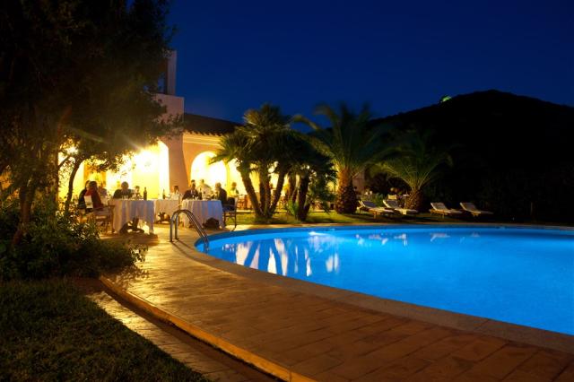 CALA_CATERINA_nocni_bazen.jpg