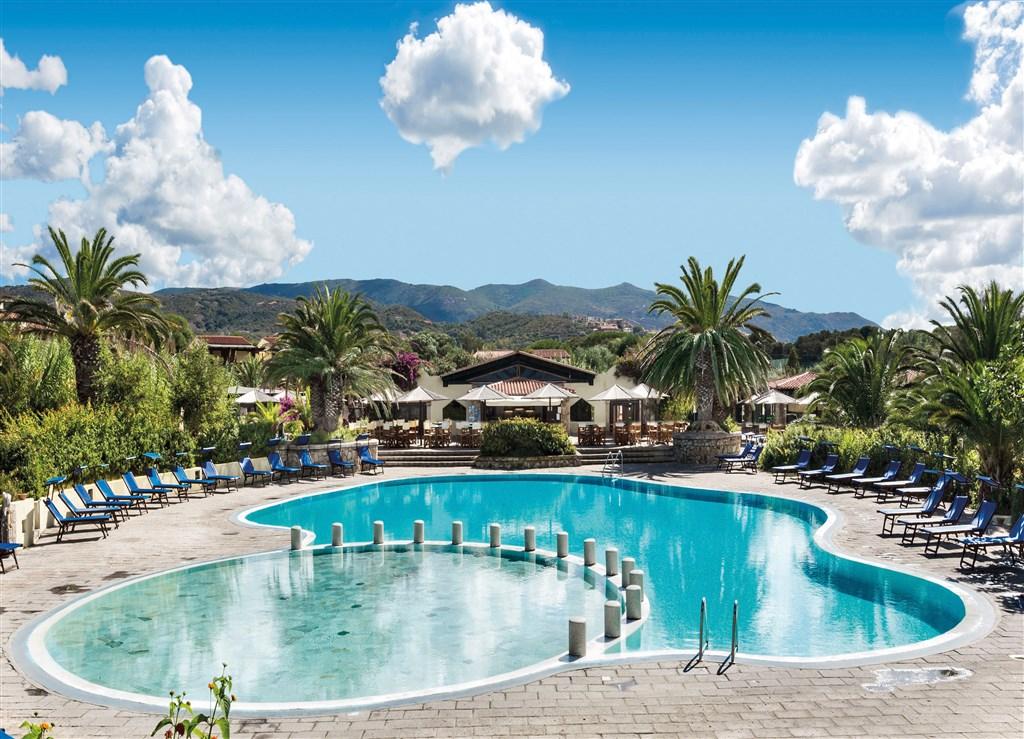 HOTEL LE PALME_ BAZÉN2.jpg