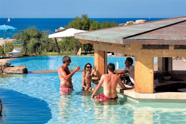 RESORT VALLE DELL ERICA THALASSO & SPA_HOTEL LA LICCIOLA_piscin
