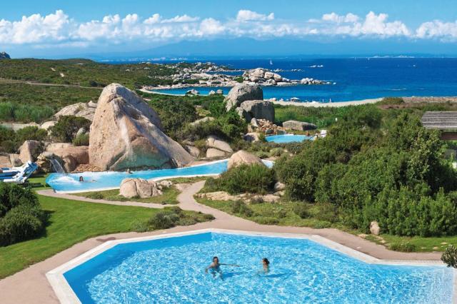 resort-valle-dell-erica-gallery-piscine-thalaso-santa-teresa-ga
