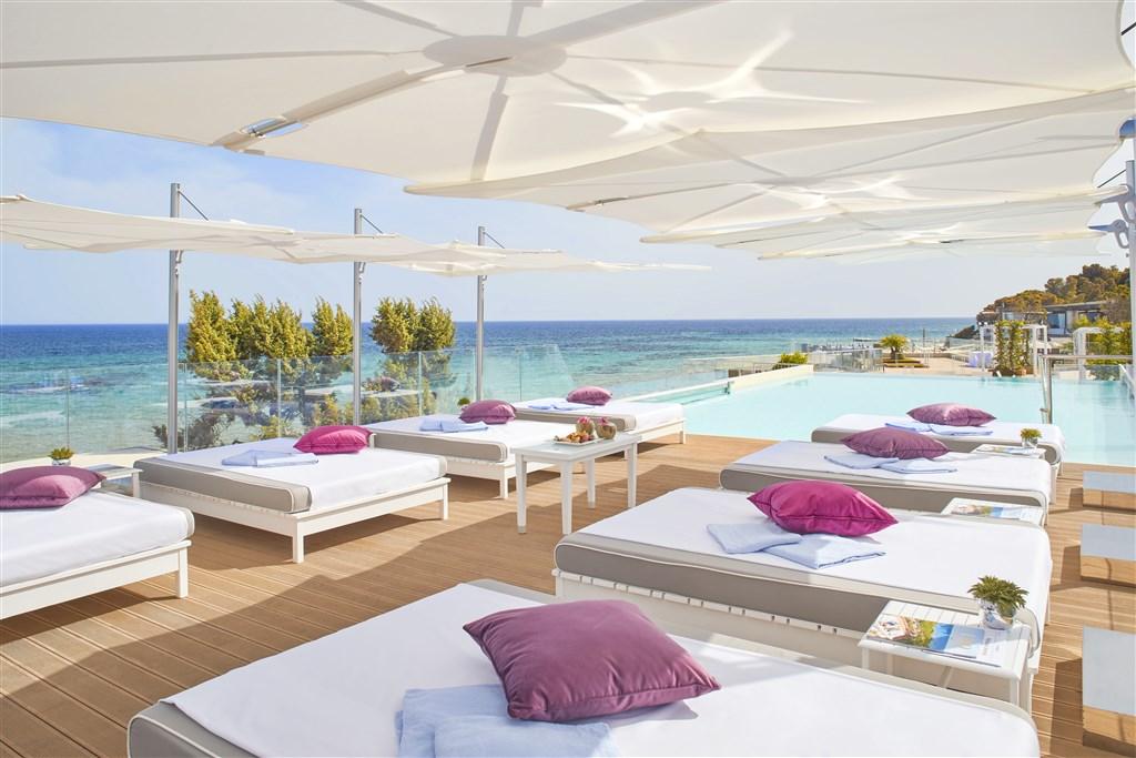 Infinity Pool2_Tyson_20193.jpg