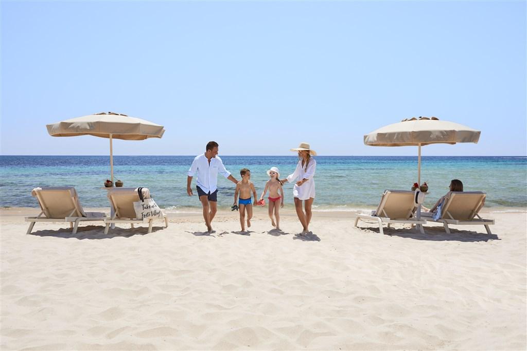 family_Beach2.jpg