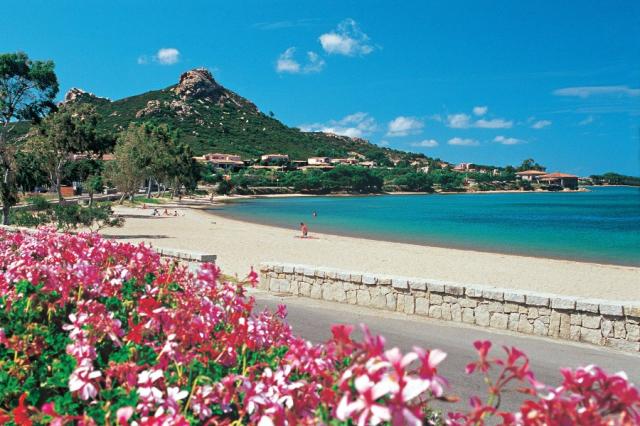 resort-cala-di-falco-gallery-spiaggia-costa-smeralda-sardegna.j