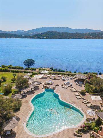 5b_Falco_social_piscina_vm_V_RGB_NG.jpg