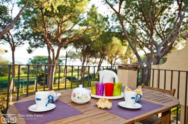 BAIA_DELLE_PALME_pini_balkon.jpg