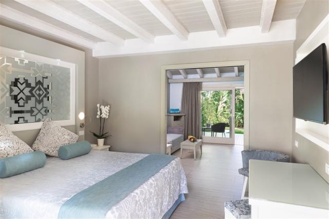 Castello Luxury Family Bungalow_room.jpg