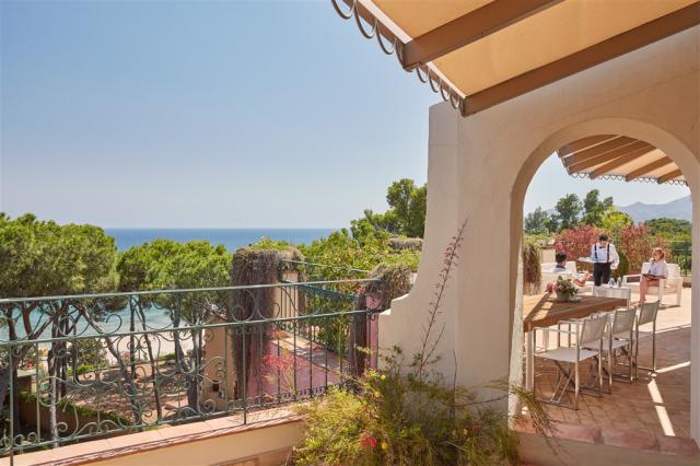 FVR_Hotel_Castello _Imperial Suite_Terrace.jpg