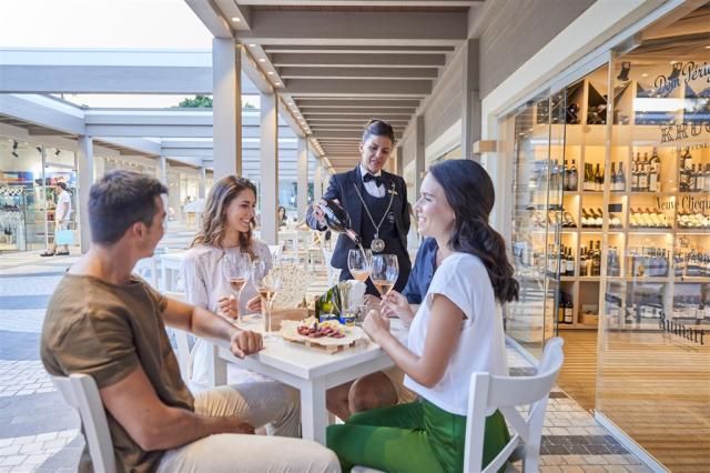 Winebar_2019.jpg