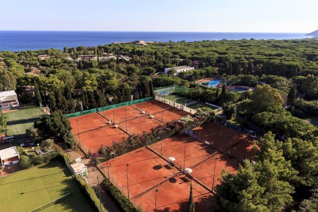 Tennis Club.jpg