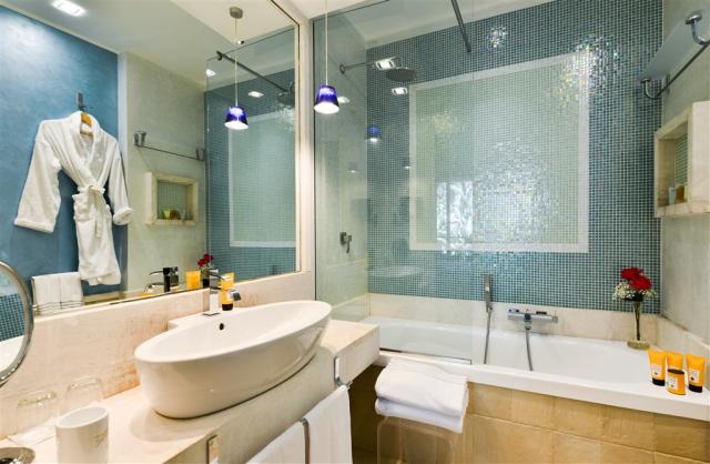 FVR_Superior Mare_Bathroom.jpg