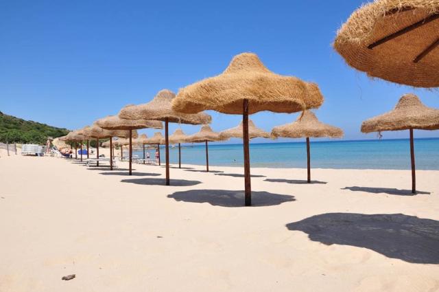 COSTA_DEI_FIORI_spiaggia chia.jpg