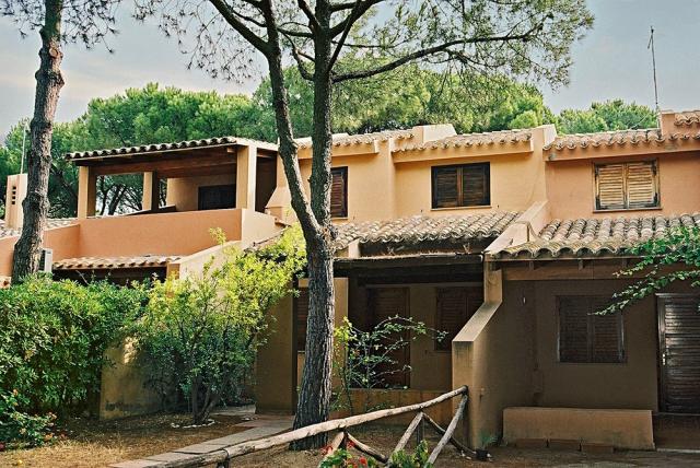 LA PINETA esterna 2.jpg