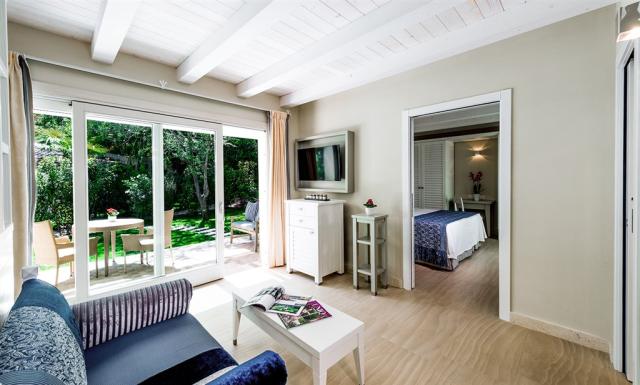 Bouganville_Luxury Family Bungalow.jpg