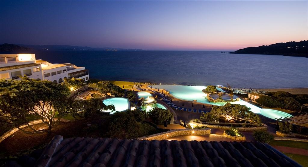 GRAND_HOTEL_CAPO_TESTA_Overviewnight2.jpg