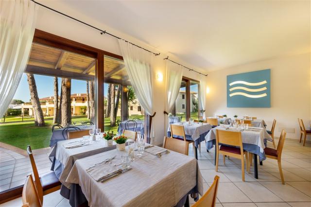 BLU_HOTEL_LACONIA_Restaurant.JPG