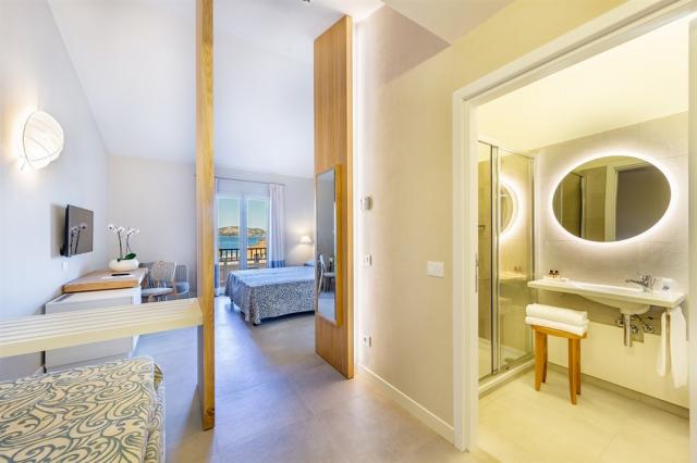 BLU_HOTEL_LACONIA_7009_0.jpg