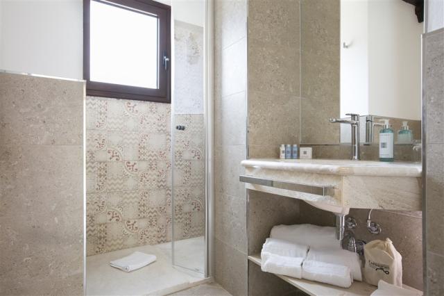 CORMORAN_Bungalow Suite_16.jpg
