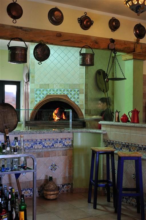 forno-con-fuoco-e-ombra-ragazza-e1459336480401.jpg