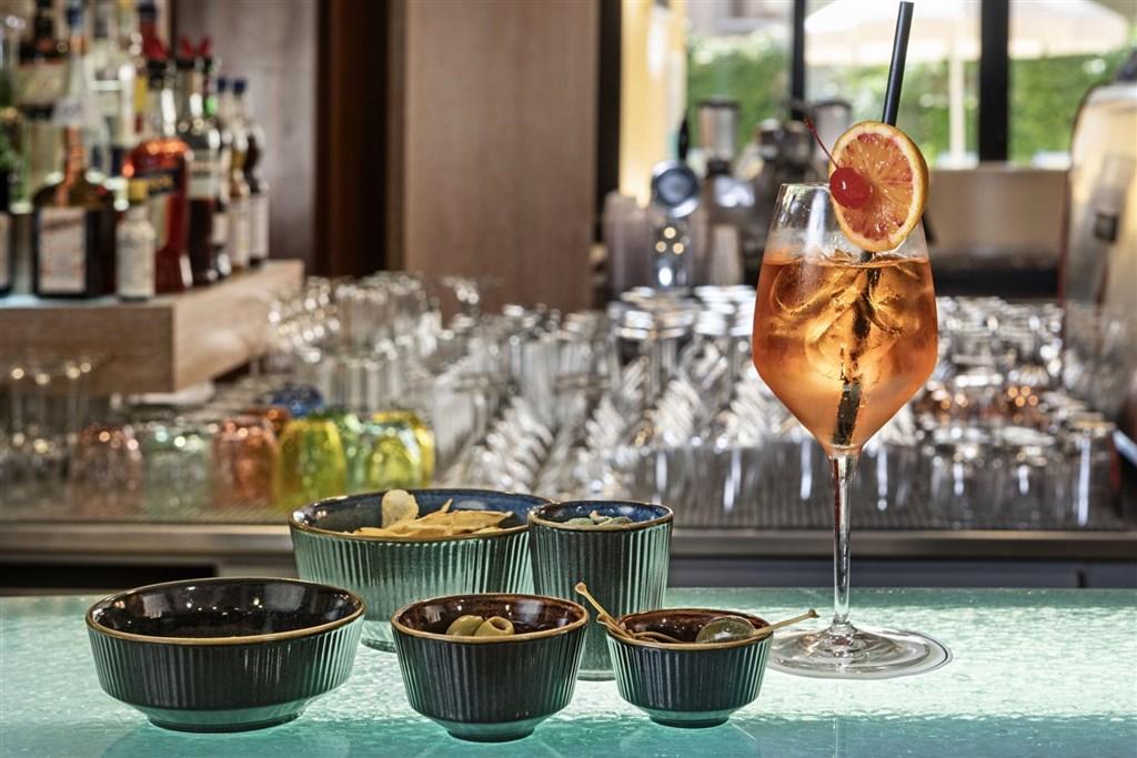 Rina restaurace + bar 6.jpg