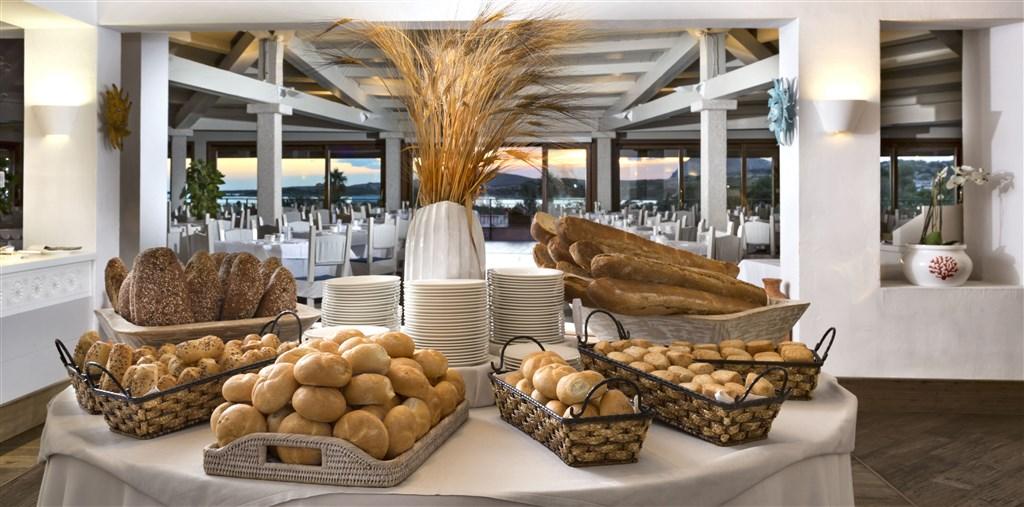 ABIDORU_Central Restaurant_Bread.jpg
