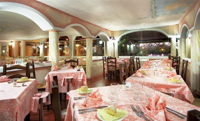 COLONNA_BEACH_HOTEL_MARINELLA_Ristorante1.jpg
