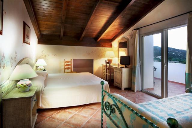 COLONNA_BEACH_HOTEL_MARINELLA_VistaMareFrontaleBalcone2.tif