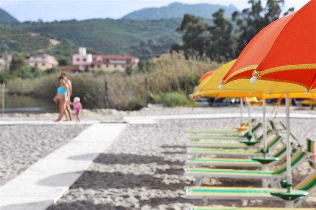 COLONNA_BEACH_HOTEL_MARINELLA_Spiaggia5.jpg