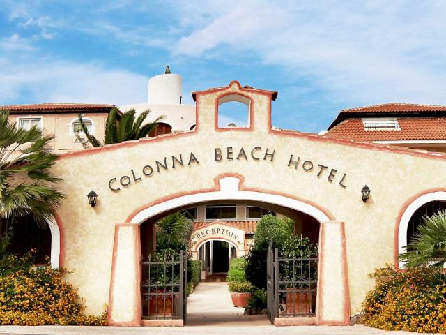 COLONNA_BEACH_HOTEL_MARINELLA_vstup.jpg