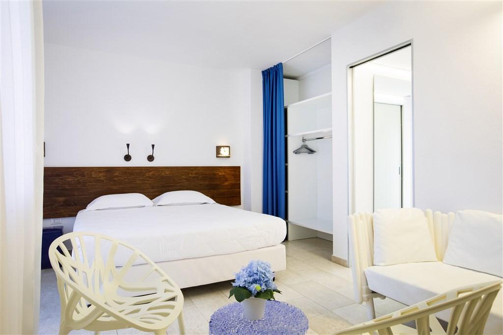 TIR_Room_Modern_Two_Bedroom_01.jpg