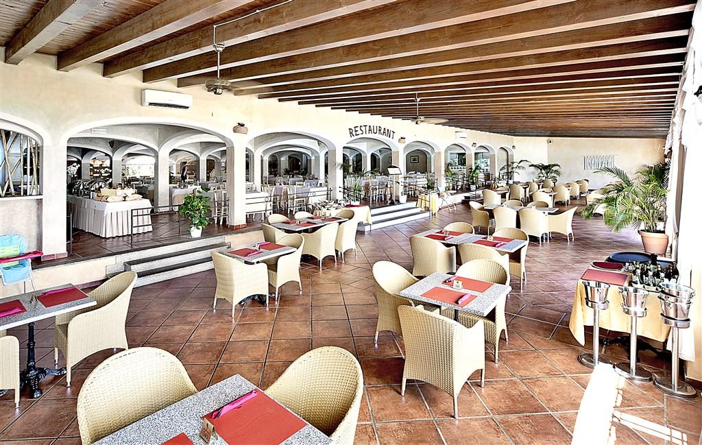 COLONNA_RESORT_PoolBar_2.jpg