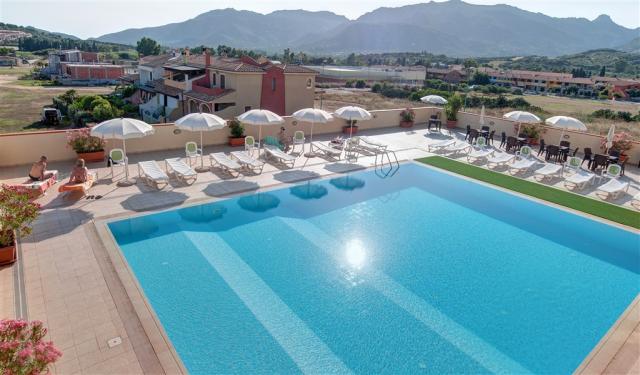 Le_Fontane_Pool and Solarium.jpg