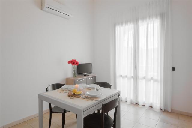 B3 living room 1 (3).jpg