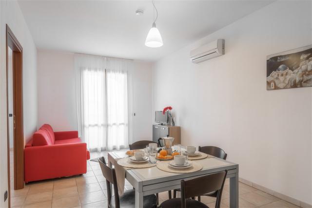 T6 living room 2.jpg