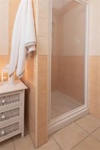 T6 bathroom 3.jpg