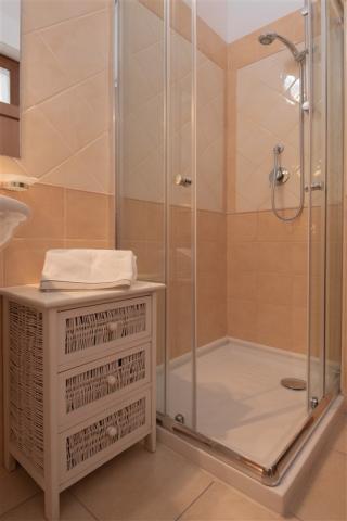 T5 bathroom 2.jpg