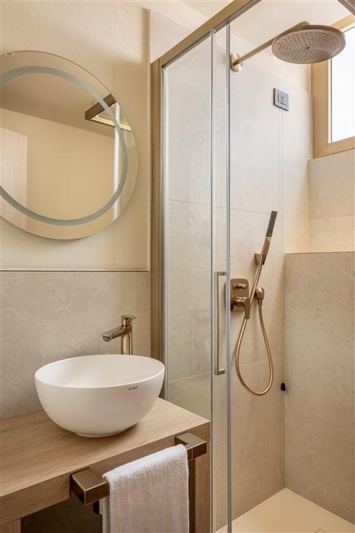 GBB_8304_Dimora Family Apartment Bathroom.JPG
