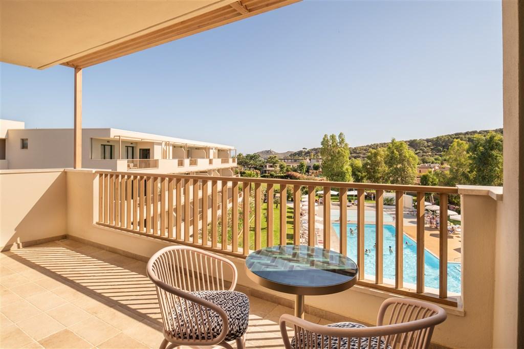 GBB_7774_Quintuple J.suite Deluxe_terrace.JPG