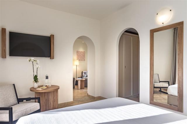 Junior Suite 3.jpg