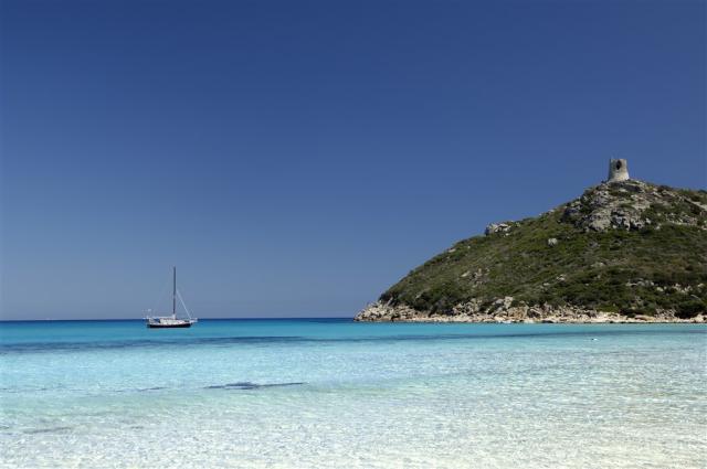 PULLMAN TIMI AMA SARDEGNA_POHLED Z PLÁŽE.jpg