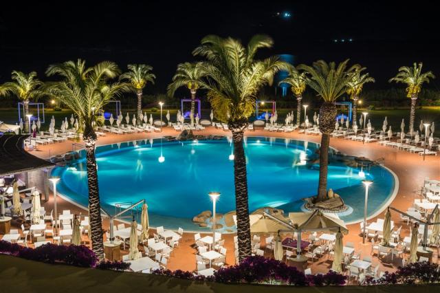 panoramic pool view 4.jpg