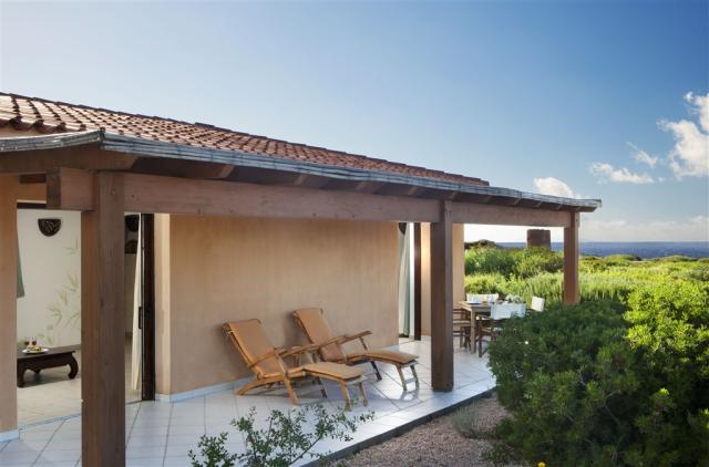 TORRERUJA_19_Torreruja_master_suite5_vm_verandaRGB.jpg