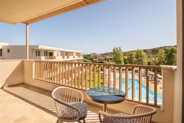 GBB_7774_Quintuple J.suite Deluxe_terrace.JPG