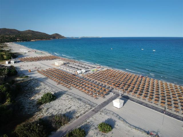 VOI_TANKA_RESORT_Beach_Service.jpg